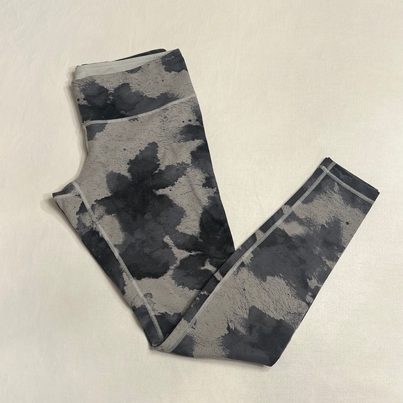 7. Lululemon Wunder Under MidRise Pant Floral Platoon Silver Spoon Ambient Grey - Picture 2 of 7